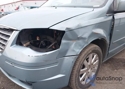 2008 Chrysler Town & Country Touring z USA, uszkodzony, nr VIN 2A8HR54P38R709786